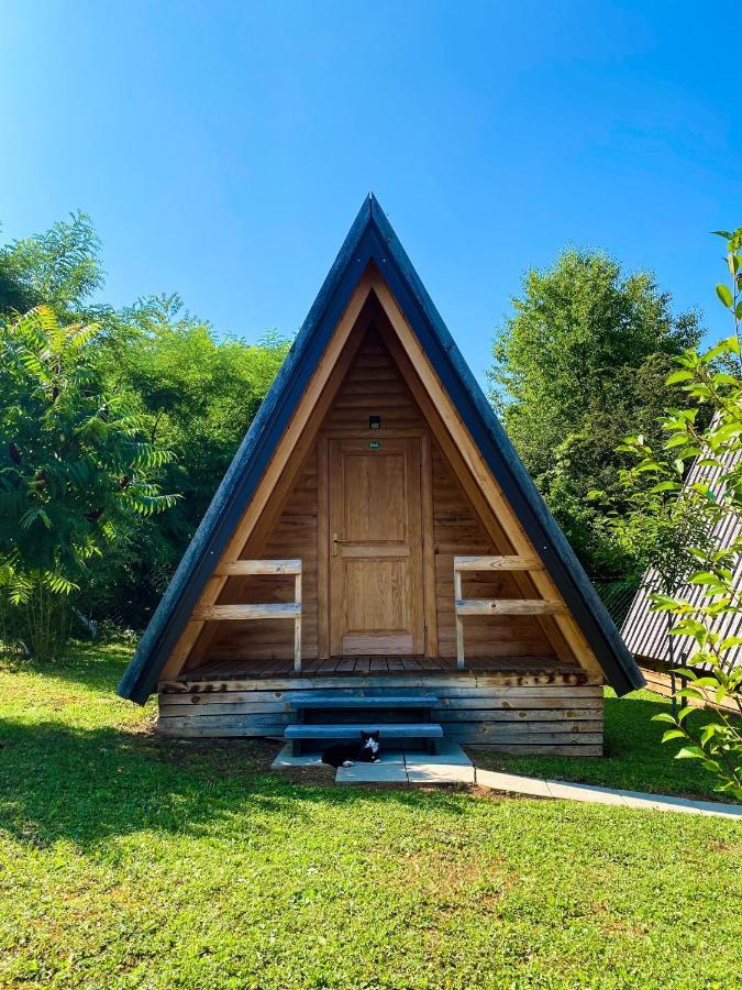 Rooms & Glamping Lana Haus Licko Petrovo Selo Esterno foto