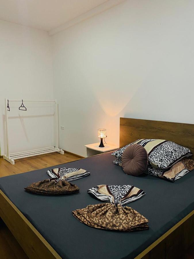 Rooms & Glamping Lana Haus Licko Petrovo Selo Esterno foto