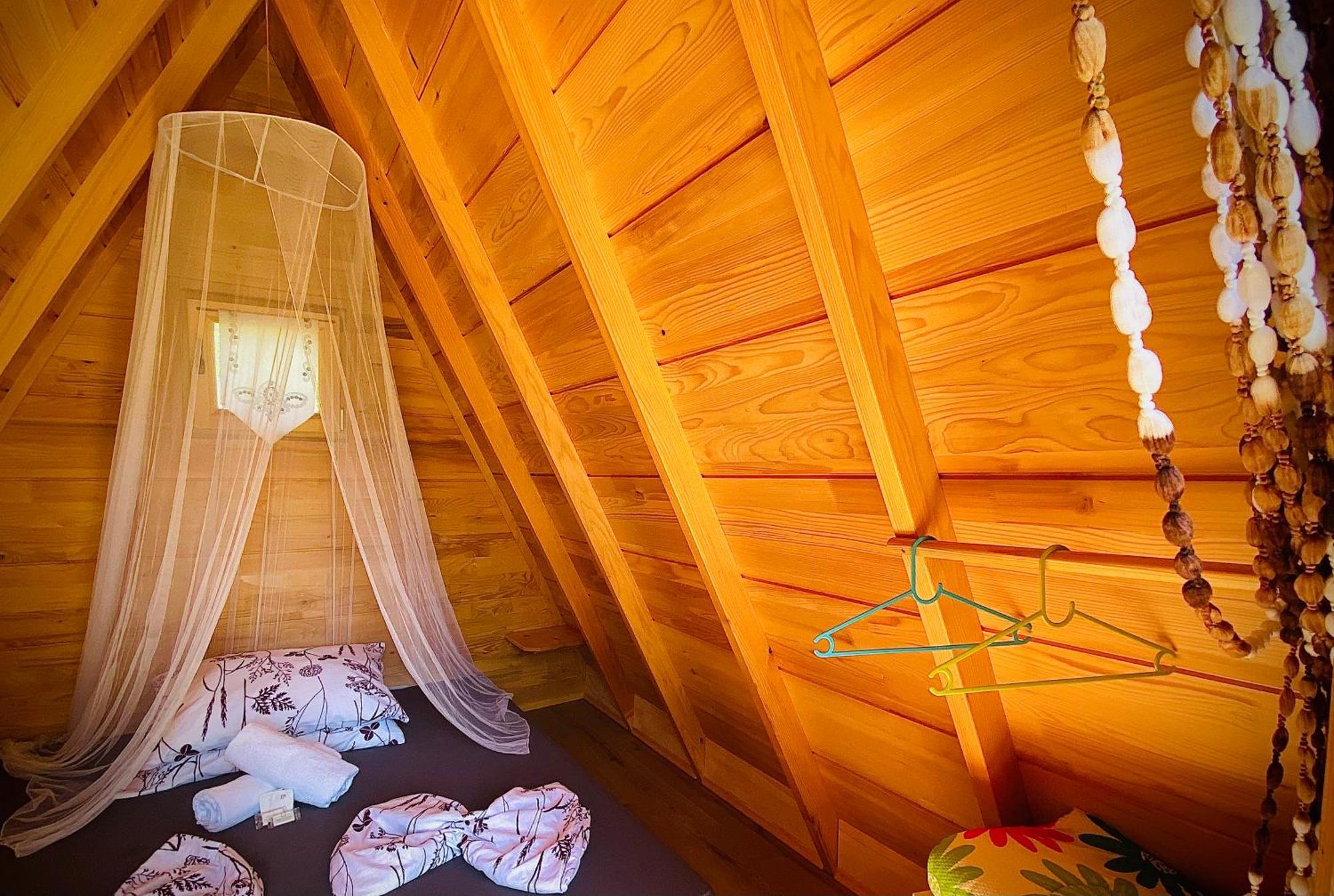 Rooms & Glamping Lana Haus Licko Petrovo Selo Esterno foto