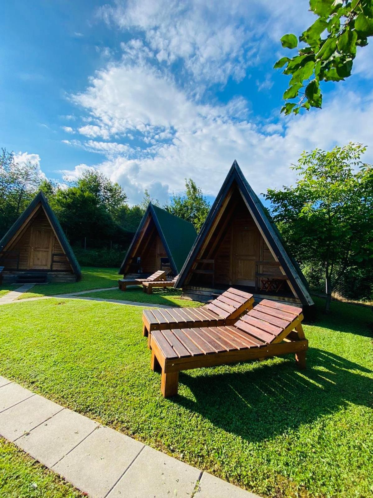 Rooms & Glamping Lana Haus Licko Petrovo Selo Esterno foto