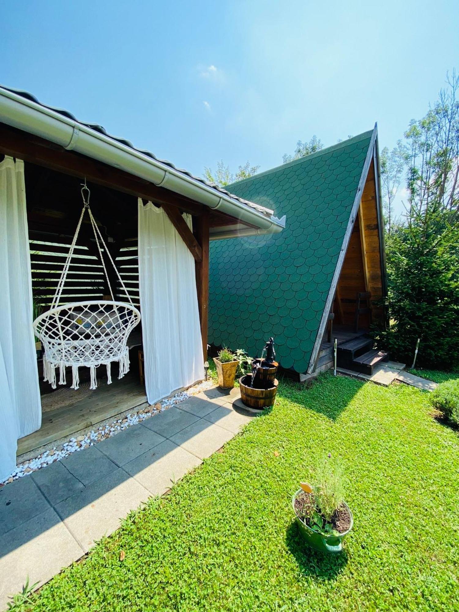 Rooms & Glamping Lana Haus Licko Petrovo Selo Esterno foto