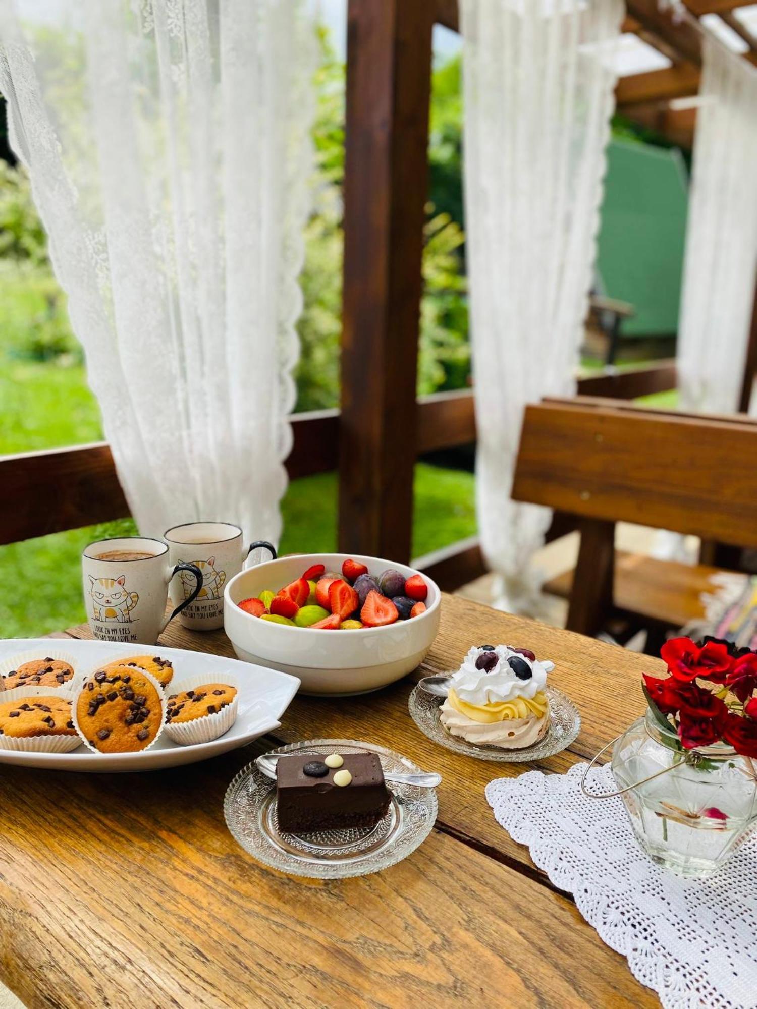 Rooms & Glamping Lana Haus Licko Petrovo Selo Esterno foto