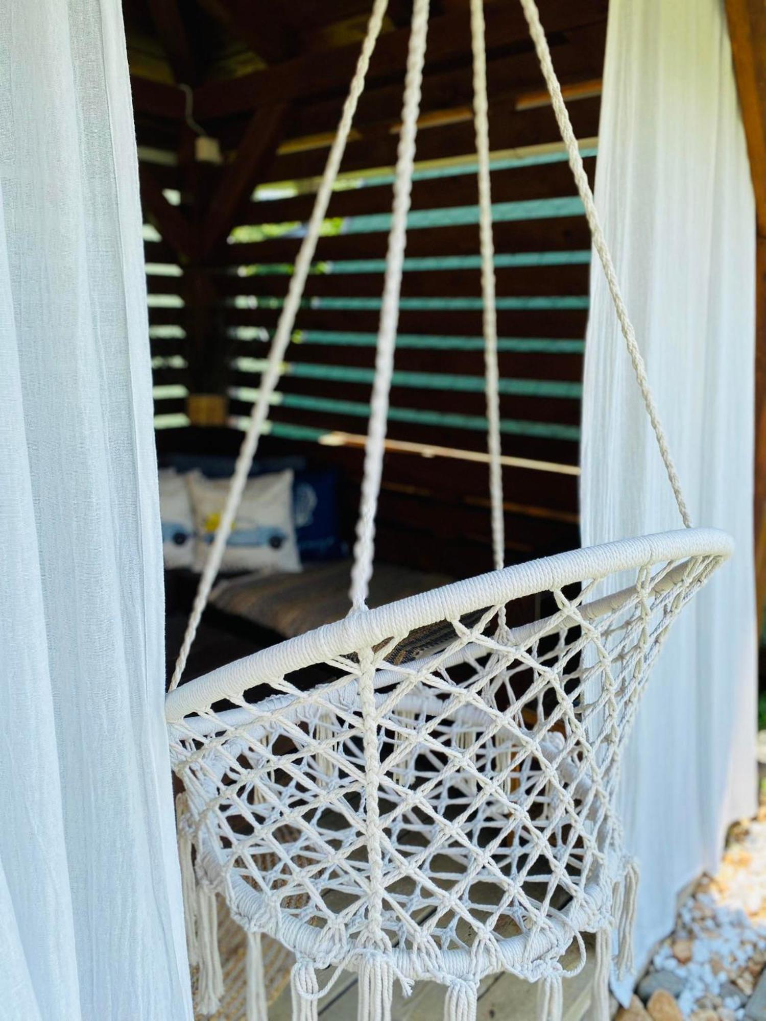 Rooms & Glamping Lana Haus Licko Petrovo Selo Esterno foto