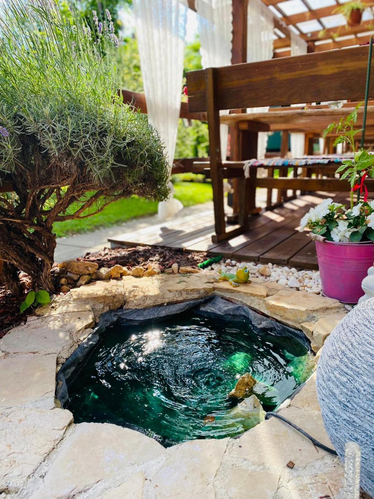 Rooms & Glamping Lana Haus Licko Petrovo Selo Esterno foto